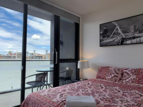 New Luxe 2 Bedroom Apartment